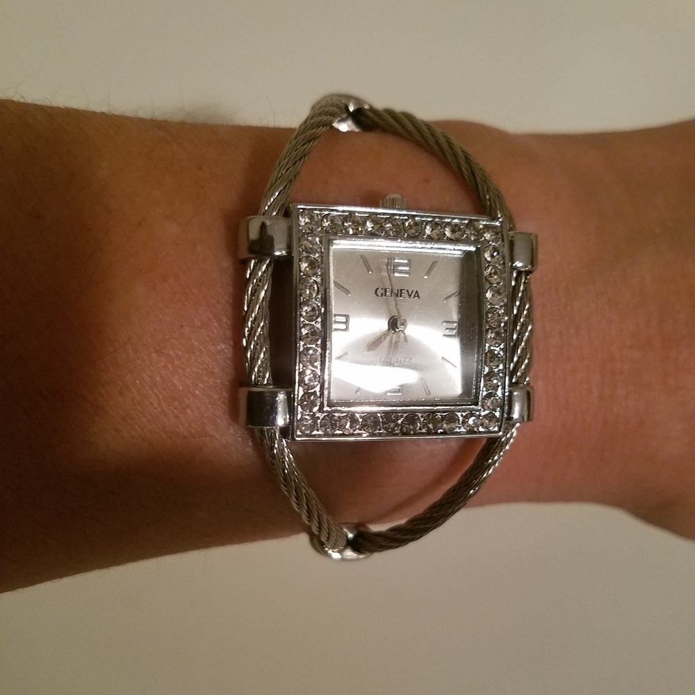 Geneva silv watch cuff w rhinestones & att battery - Picture 6 of 7